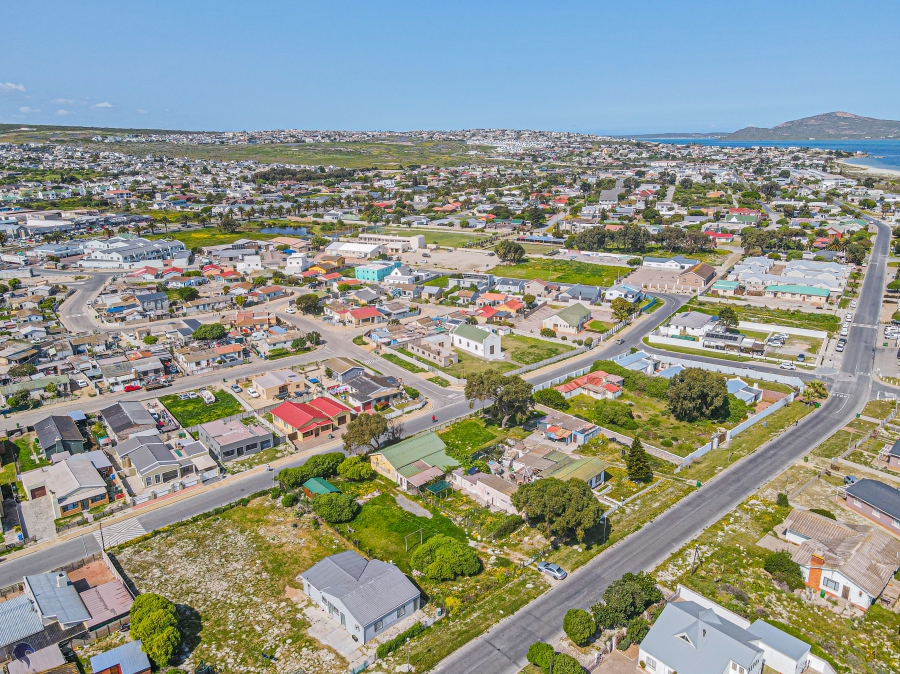 3 Bedroom Property for Sale in Middedorp Western Cape